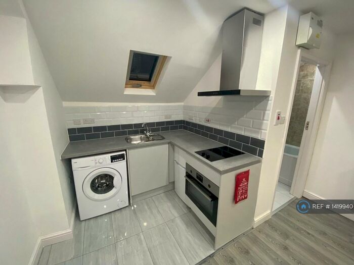 Studio To Rent In Pershore Road, Selly Park, Birmingham, B29