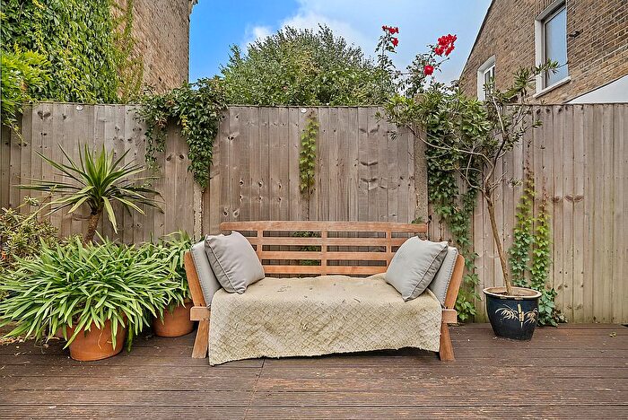 5 Bedroom Terraced House For Sale In Hollar Road, London, N16