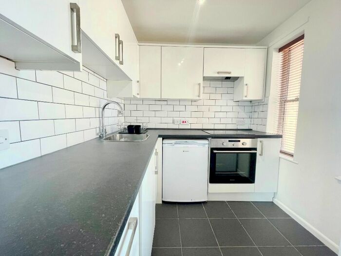 1 Bedroom Flat To Rent In Berkeley Court, Cheltenham, GL52