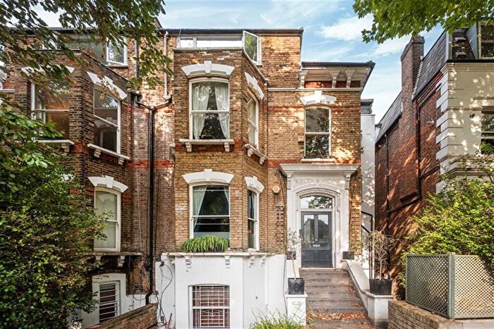 2 Bedroom Maisonette For Sale In Hillmarton Road, N7