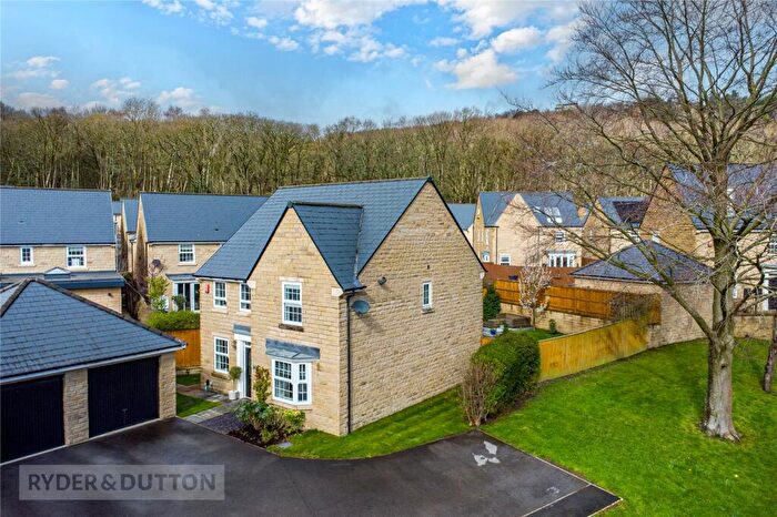 4 Bedroom Detached House For Sale In Fieldfare Close, Netherton, Huddersfield, HD4