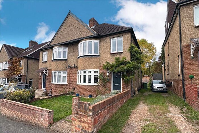 3 Bedroom Semi-Detached House For Sale In Jubilee Road, Aldershot, Hampshire, GU11