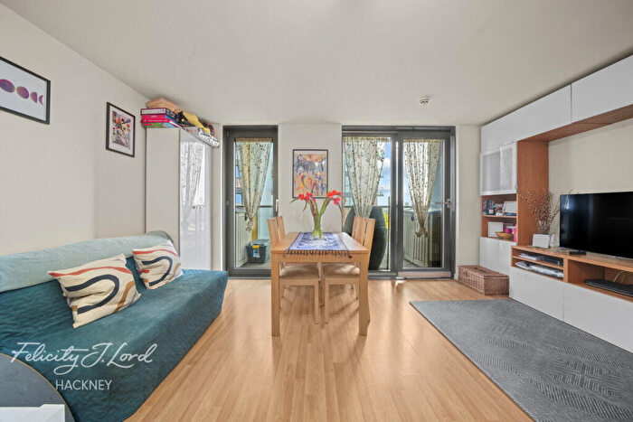 2 Bedroom Flat For Sale In Homerton Road, London, E9