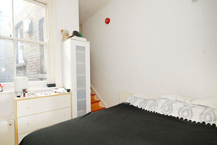 1 Bedroom Flat To Rent In Mare Street, Hackney, London, E8