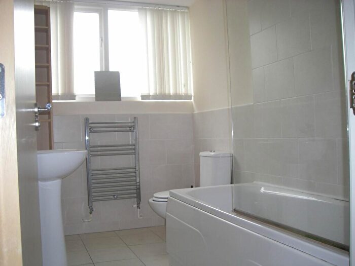 2 Bedroom Apartment To Rent In A, Wynnstay Grove, Manchester, M14