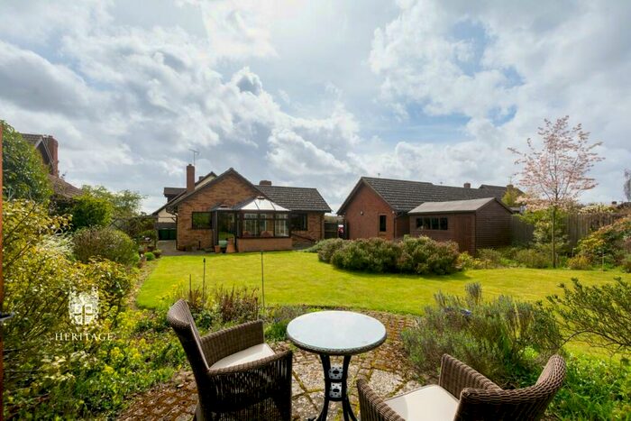 2 Bedroom Detached Bungalow For Sale In Longacres, Hanover Square, Feering, CO5