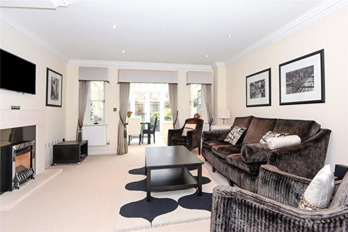 3 Bedroom Terraced House To Rent In Upper Village Road, Sunninghill, Berkshire, SL5