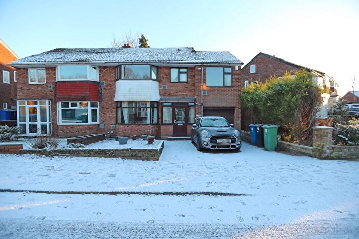 4 Bedroom Semi Detached House For Sale In Warwick Avenue, Whitefield, M45