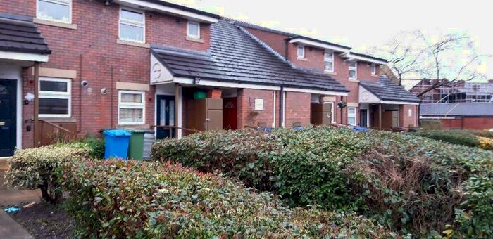 1 Bedroom Flat To Rent In Meadowfield Court, Hyde, Greater Manchester, SK14