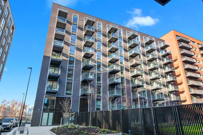 Apartment To Rent In Shipwright Street, London, E16