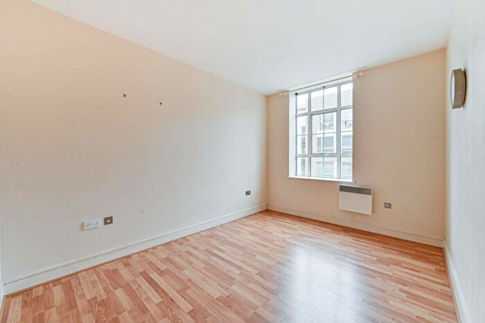 1 Bedroom Flat To Rent In Peckham Grove, Peckham, London, SE15