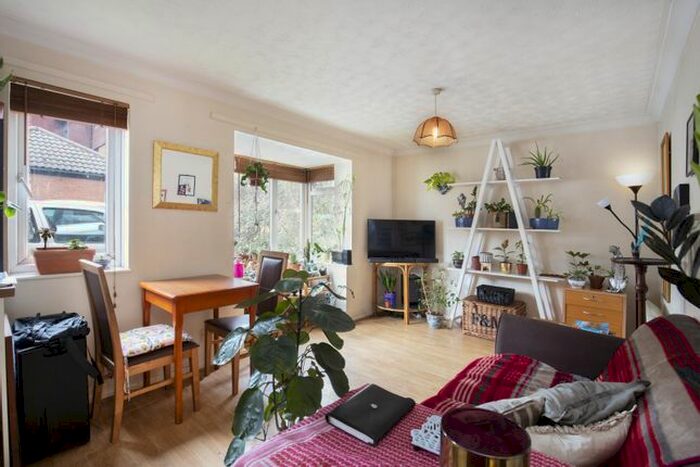 1 Bedroom Flat To Rent In Kipling Drive, Wimbledon, SW19