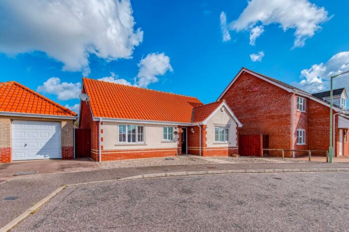 2 Bedroom Detached Bungalow For Sale In Broad Fleet Close, Oulton, NR32