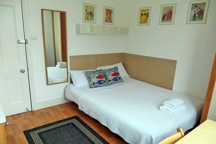 Flat To Rent In Fulham Palace Road, Hammersmith, London W6