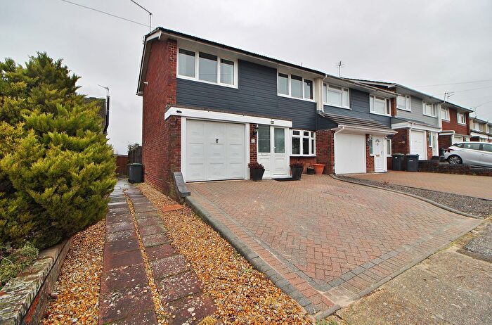 3 Bedroom End Terrace House For Sale In Kennedy Close, Purbrook, PO7
