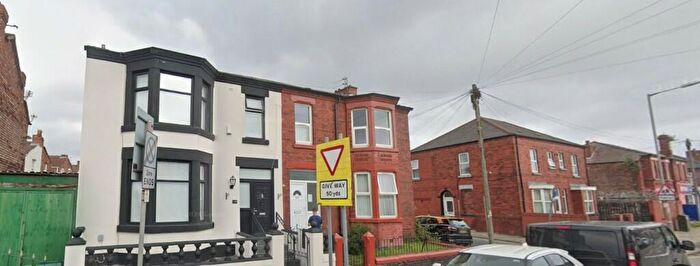 3 Bedroom Flat To Rent In Carisbrooke Road, Bootle, Merseyside, L4