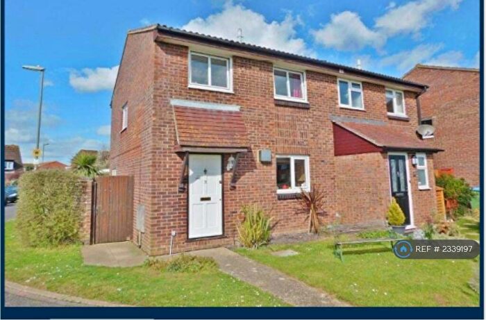 3 Bedroom Semi-Detached House To Rent In Conqueror Way, Fareham, PO14