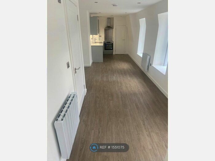 1 Bedroom Flat To Rent In St Johns Square, Wolverhampton, WV2