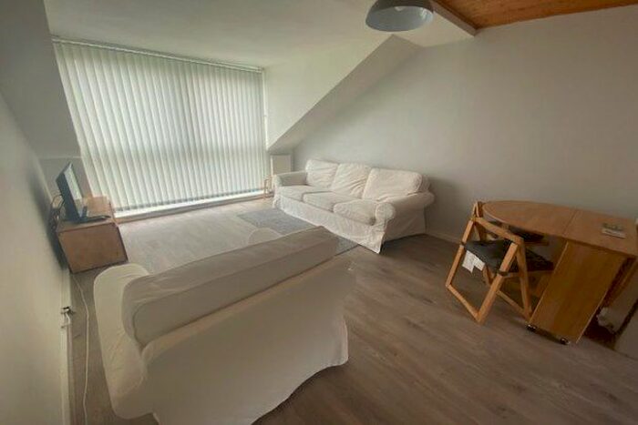 2 Bedroom Maisonette To Rent In Ffordd Glyder, Y Felinheli, LL56