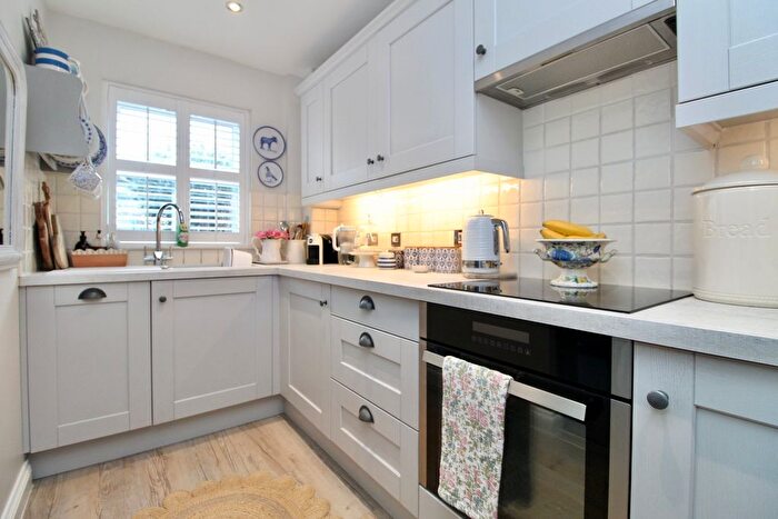 1 Bedroom Property For Sale In Spartina Drive, Lymington, SO41