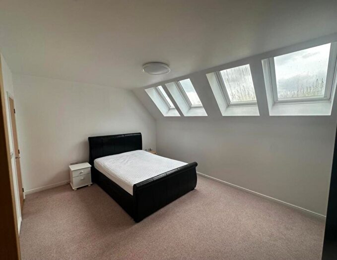 2 Bedroom Flat To Rent In Honeywell Close, Oadby, Leicester, LE2