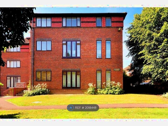 1 Bedroom Flat To Rent In Farnham Road, Guildford, GU2