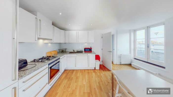 3 Bedroom Apartment To Rent In Kings Apartments, Kings Terrace, Camden, London, NW1