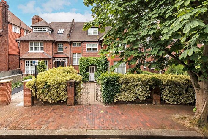 4 Bedroom Flat To Rent In Redington Road, London, NW3