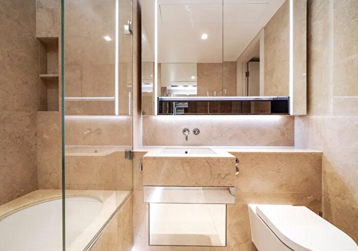 1 Bedroom Flat For Sale In Lille Square, Chelsea Village, Chelsea Village, SW6
