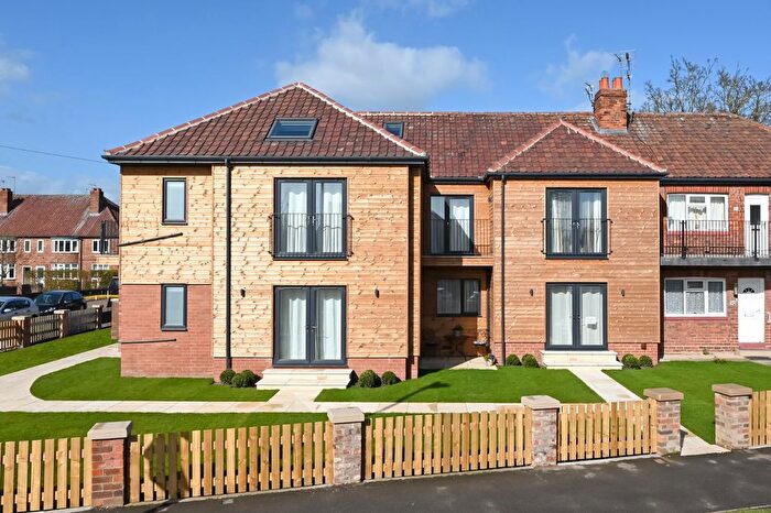 2 Bedroom Flat To Rent In Hamilton Drive, Holgate, York, YO24