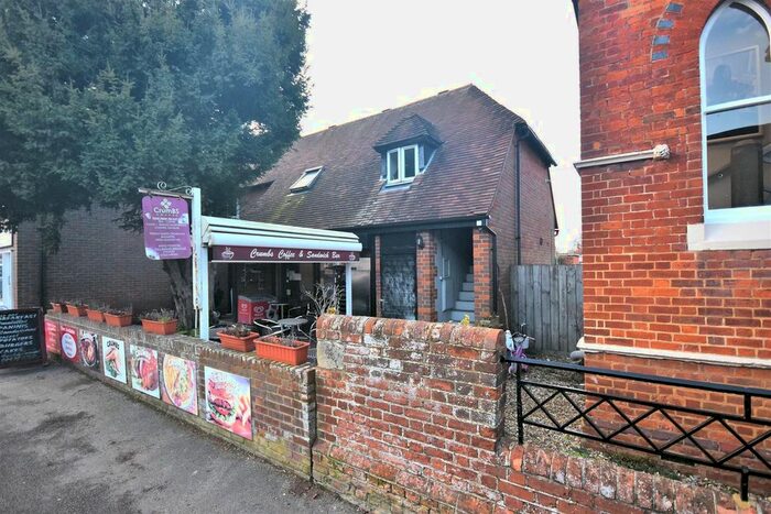 2 Bedroom Flat To Rent In High Street, Wendover, Aylesbury, HP22