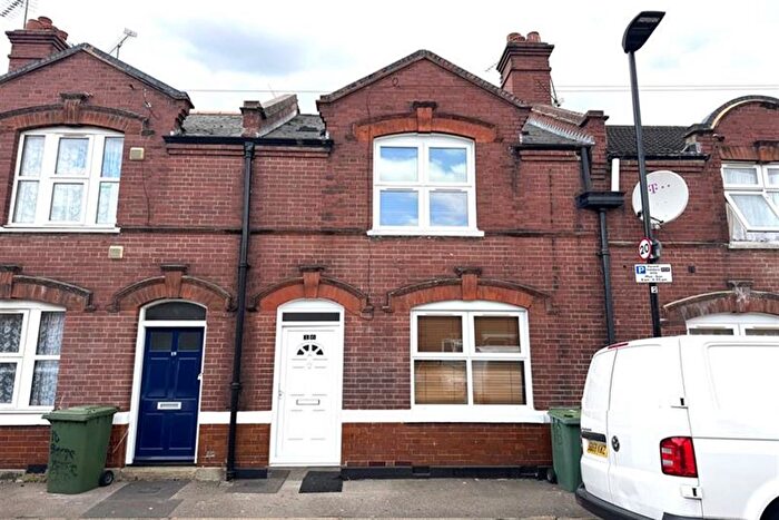 3 Bedroom Terraced House To Rent In Barge House Road, E16