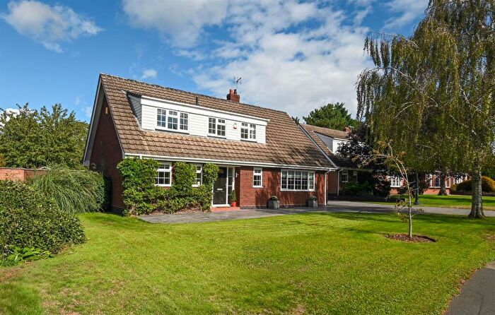 4 Bedroom Detached House For Sale In Park Road, Barton Under Needwood, DE13
