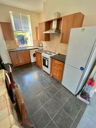 5 Bedroom Terraced House To Rent In Norman Road, Huddersfield, HD2