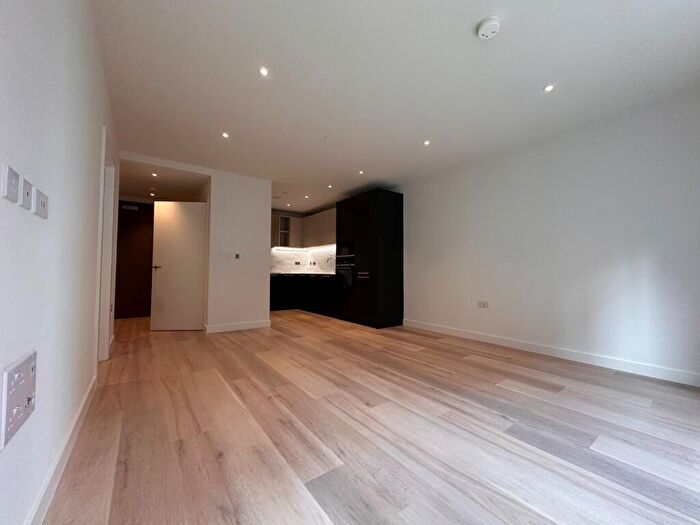 1 Bedroom Flat To Rent In London, N8