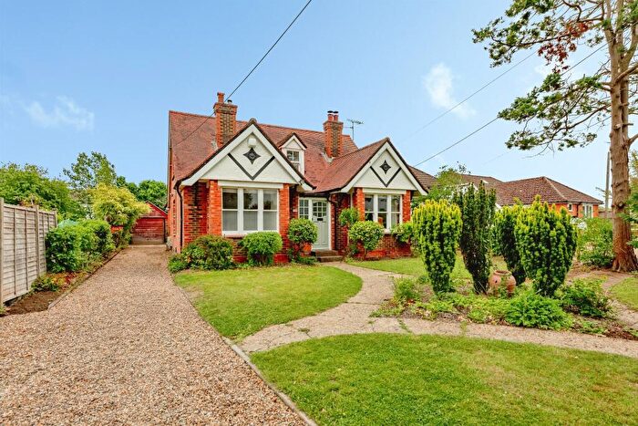 4 Bedroom Chalet For Sale In North Road, Crawley, RH10