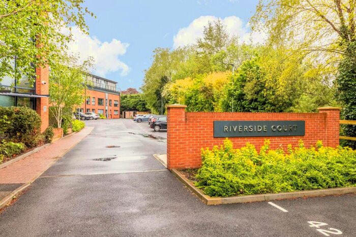 1 Bedroom Flat For Sale In Riverside Court, West Oxford, OX2