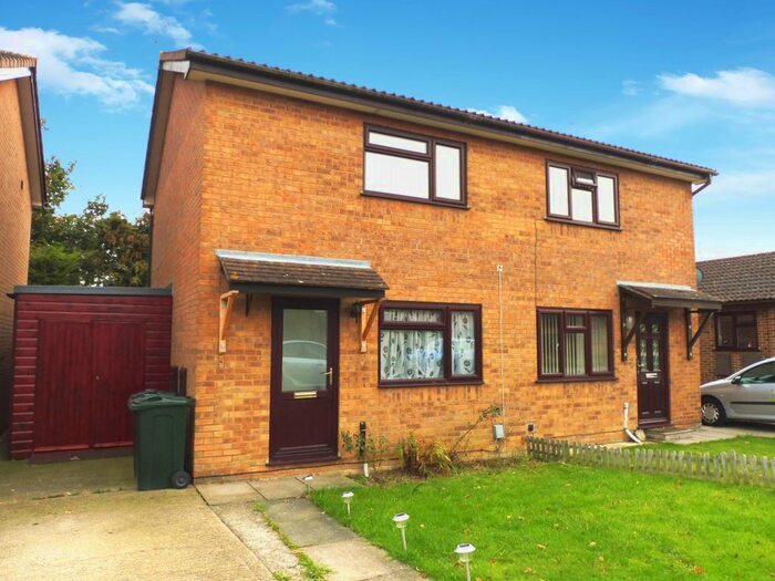 2 Bedroom Property To Rent In Grantley Close, Ashford, Kent TN23