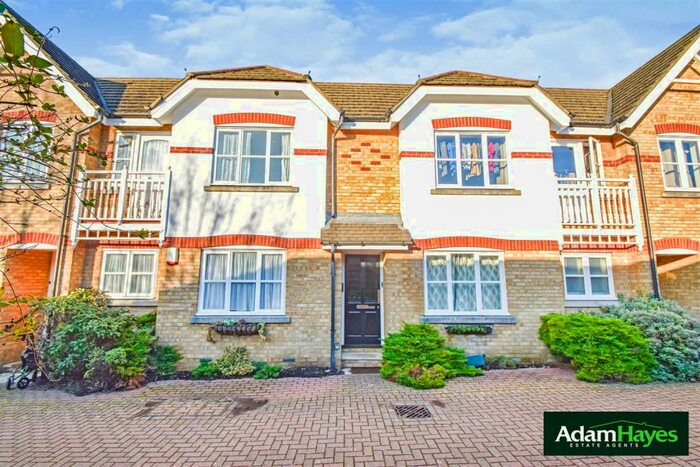 2 Bedroom Apartment To Rent In Whittington Mews, North Finchley, N12