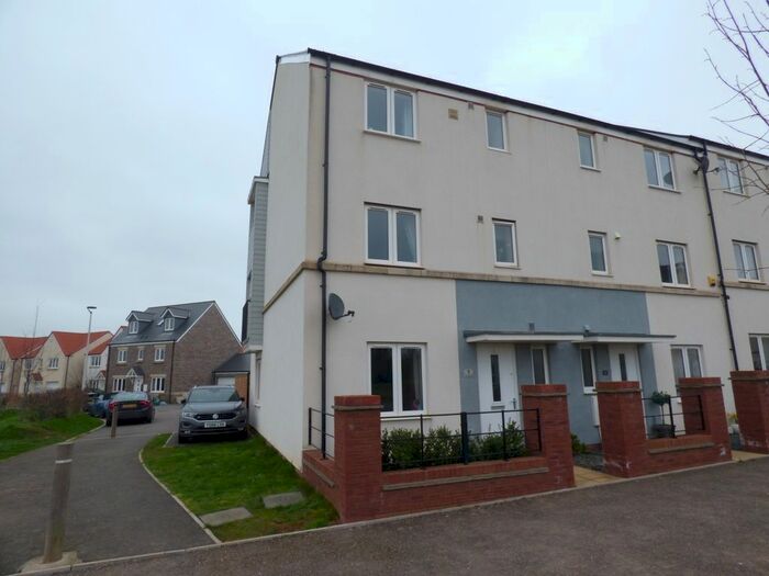 4 Bedroom Town House To Rent In Tillhouse Road, Cranbrook, Exeter, EX5