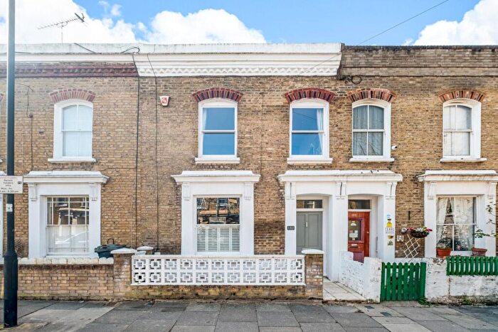 3 Bedroom House To Rent In Mayall Road, Herne Hill, London, SE24