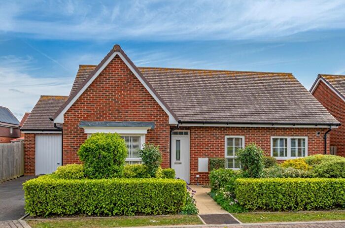3 Bedroom Detached Bungalow For Sale In Hubble Close, Selsey, PO20