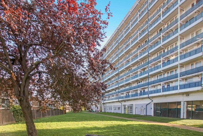 3 Bedroom Maisonette To Rent In Bradstock Road, Hackney, E9