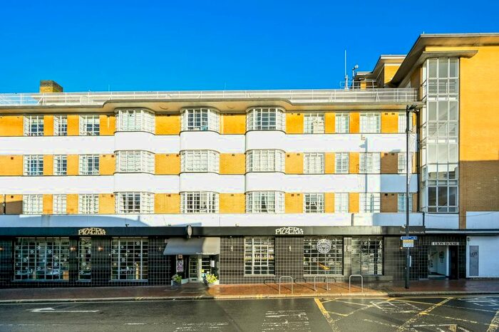 Studio To Rent In Red Lion Street, Richmond, TW9