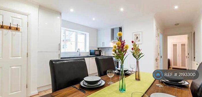 3 Bedroom Flat To Rent In Turner Street, London, E16