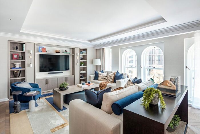 4 Bedroom Flat To Rent In Basil Street, Knightsbridge, London, SW3