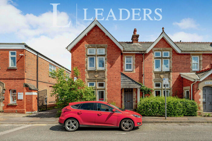 2 Bedroom Flat To Rent In Peel House, Horsham, RH12