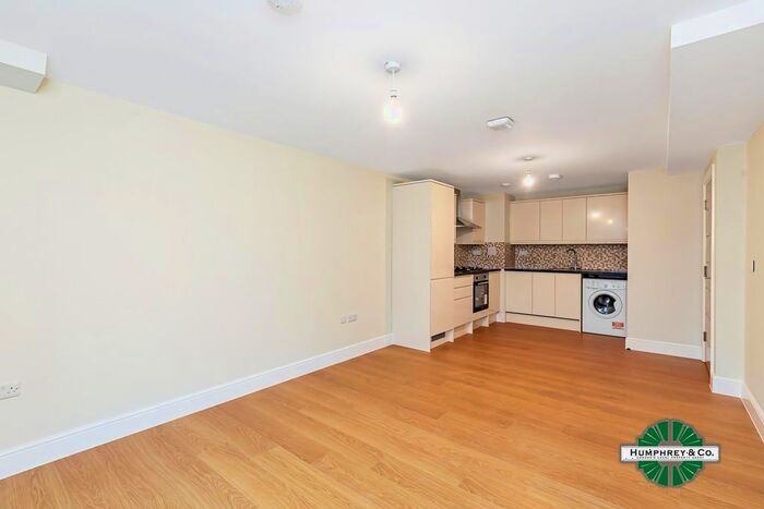 2 Bedroom Flat To Rent In Cameron Road, Ilford, IG3