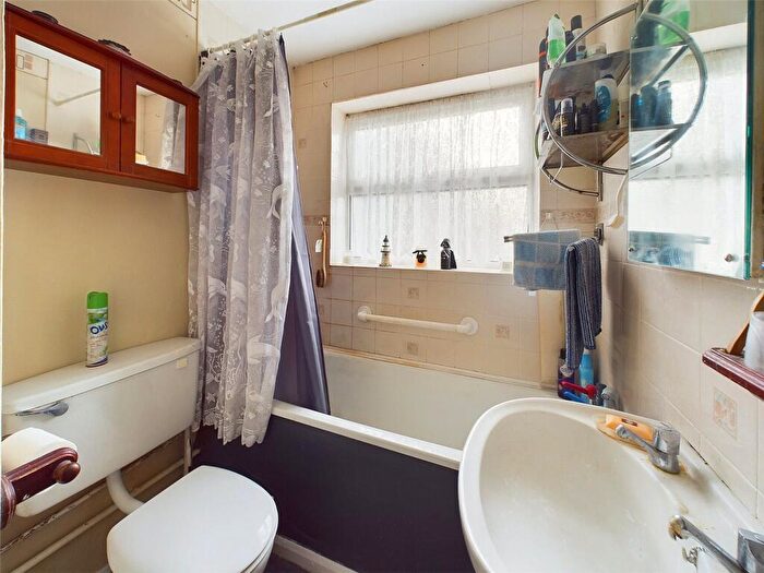 2 Bedroom Bungalow For Sale In Courtfield Road, Quedgeley, Gloucester, Gloucestershire, GL2
