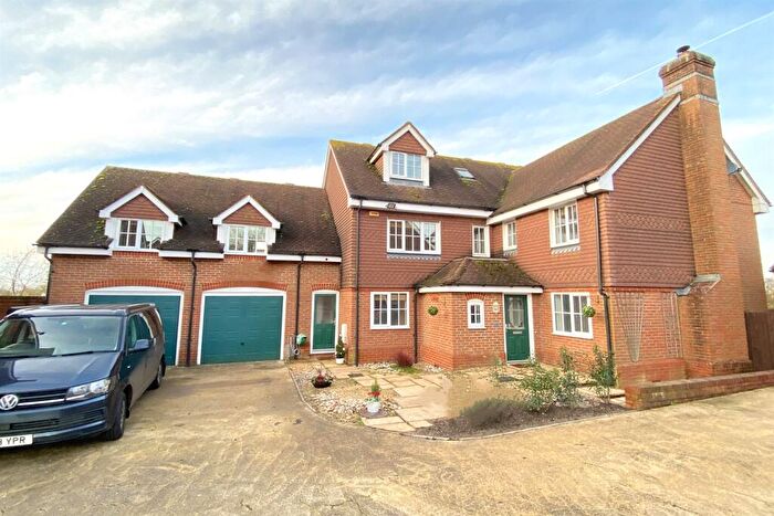 5 Bedroom Detached House To Rent In North Waltham, Nr Basingstoke, Hampshire, RG25